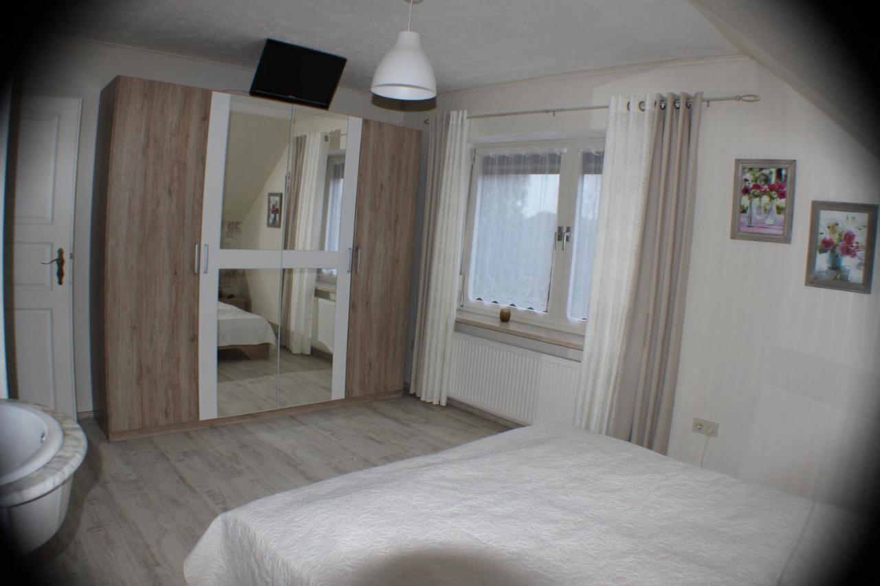 Ferienhaus Abbi Mit Schwimmbad Und Fitness Fur 8 Personen, Strand, Norddeich Apartman Hage Kültér fotó